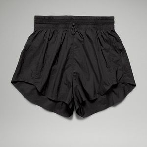 Lululemon Step Out Short (packable) size 4